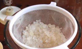 Using Plastic Strainer For Your Kefir